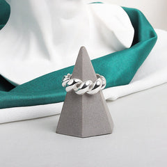Twisted Band Ring