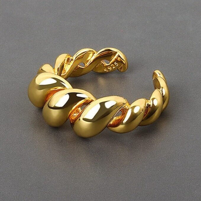 Twisted Band Ring